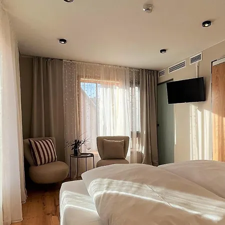 Hotel-Weingut Bernard Sulzfeld am Main Экстерьер фото